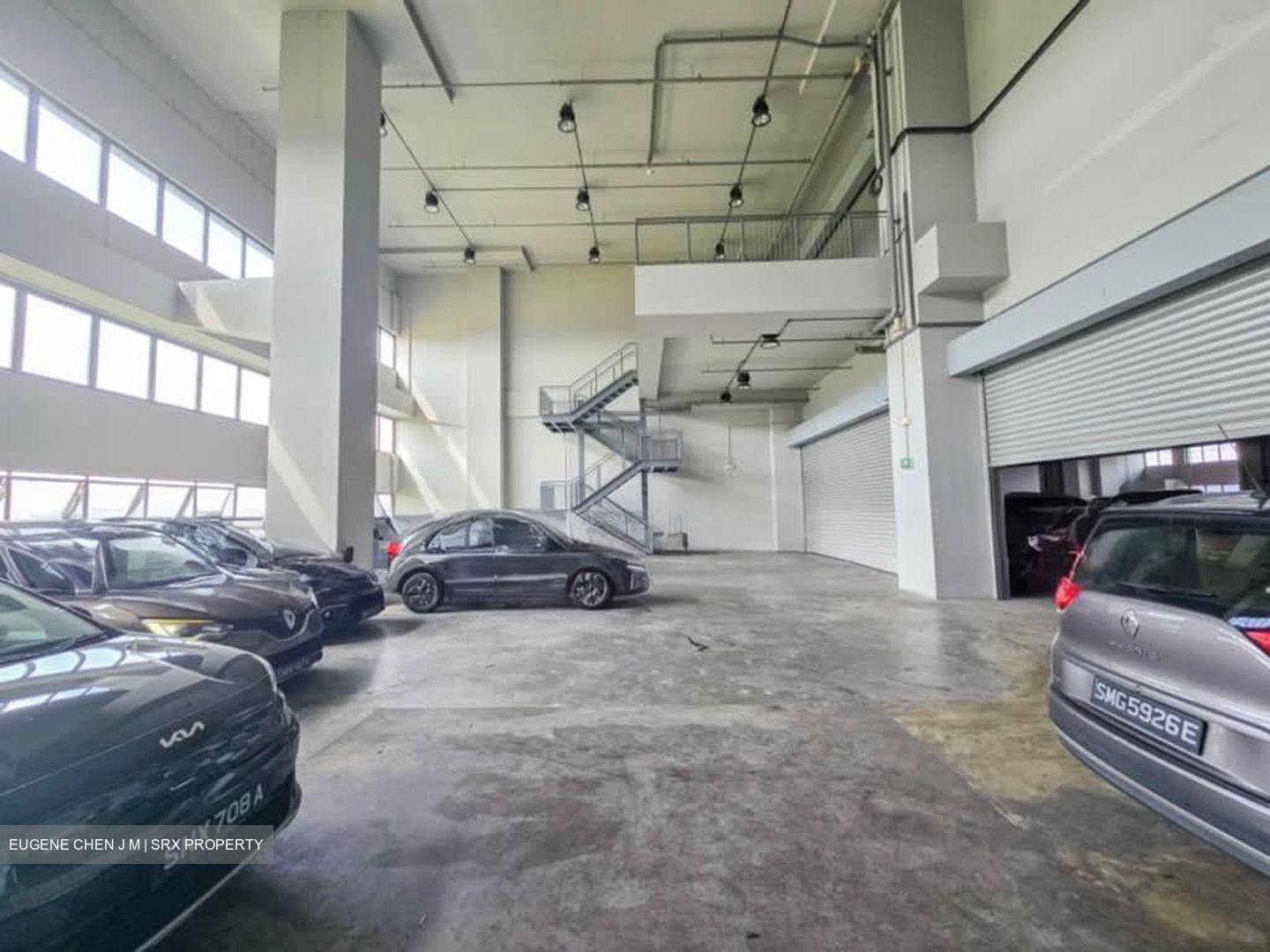 Carros Centre (D25), Factory #527960091